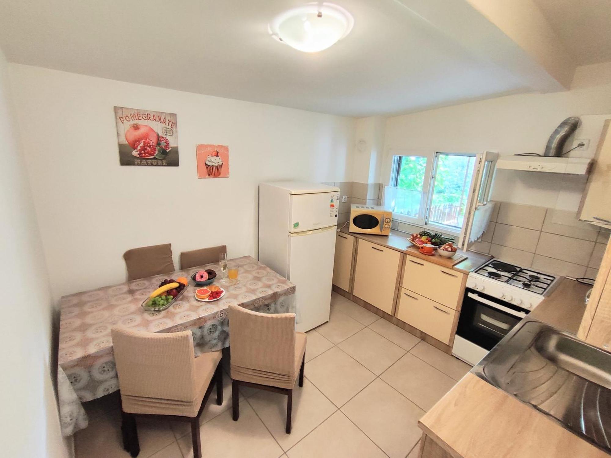 Pavao 1402 Ferienhaus *